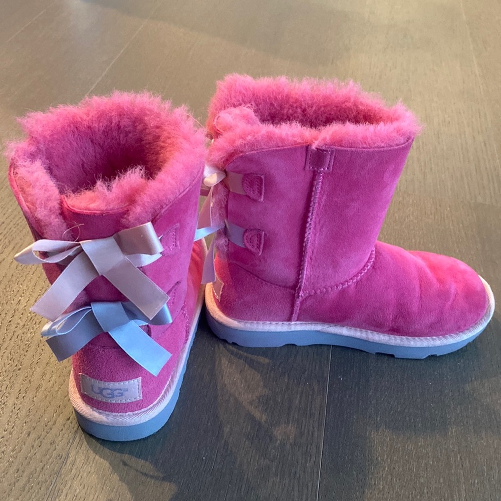 Uggs size 1 worn once for an hour in excellent condition pink Bailey bow Uggs